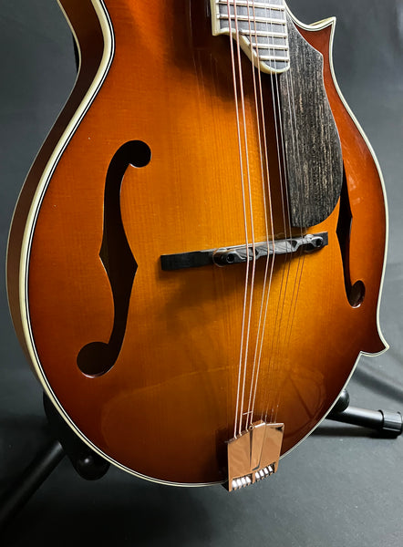 Eastman MD615-GB F-Style Mandolin Goldburst Finish w/ Case + K&K Duotone