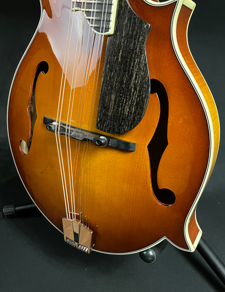 Eastman MD615-GB F-Style Mandolin Goldburst Finish w/ Case + K&K Duotone