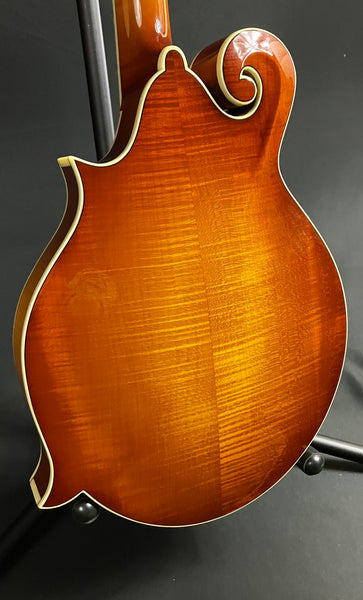 Eastman MD615-GB F-Style Mandolin Goldburst Finish w/ Case + K&K Duotone