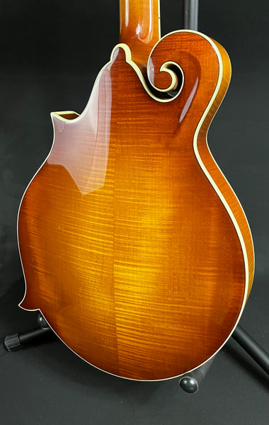 Eastman MD615-GB F-Style Mandolin Goldburst Finish w/ Case + K&K Duotone