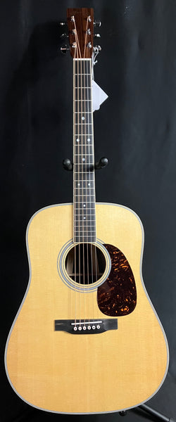 Martin D-35 (2025) Dreadnought Acoustic Guitar Vintage Natural Finish w/ Case