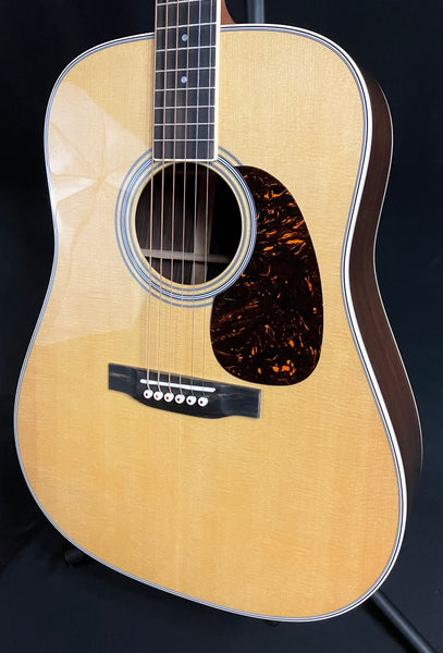 Martin D-35 (2025) Dreadnought Acoustic Guitar Vintage Natural Finish w/ Case