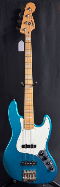 Squier Classic Vibe Active 70's Jazz Bass 4-String Bass Guitar Ocean Turquoise Finish