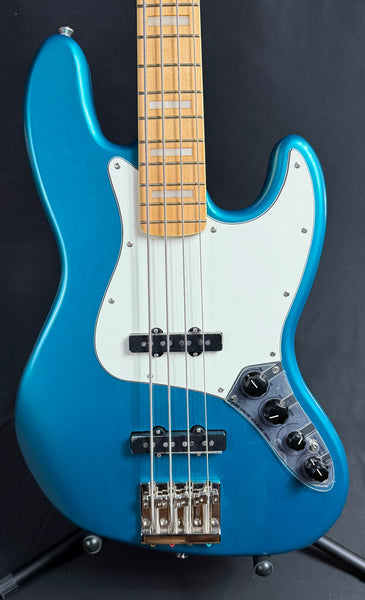 Squier Classic Vibe Active 70's Jazz Bass 4-String Bass Guitar Ocean Turquoise Finish
