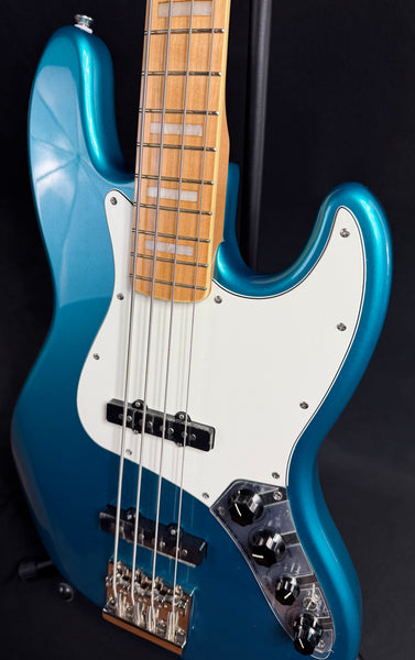 Squier Classic Vibe Active 70's Jazz Bass 4-String Bass Guitar Ocean Turquoise Finish