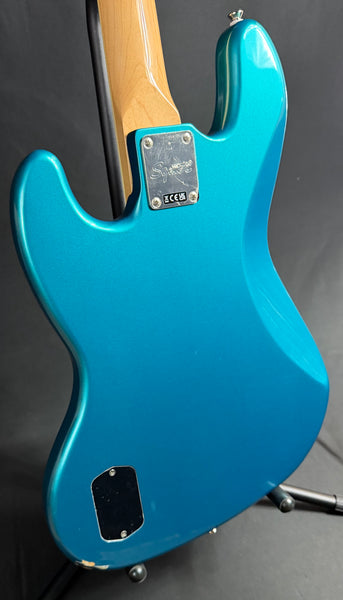 Squier Classic Vibe Active 70's Jazz Bass 4-String Bass Guitar Ocean Turquoise Finish