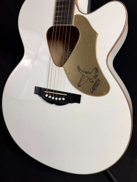 Gretsch G5022CWFE Rancher Falcon Jumbo Acoustic-Electric Guitar Gloss White