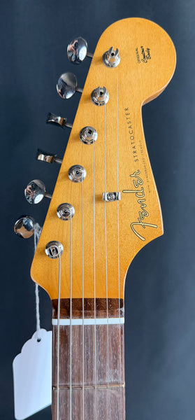 Fender Vintera II '60s Stratocaster Electric Guitar 3-Tone Sunburst w/ Gig Bag