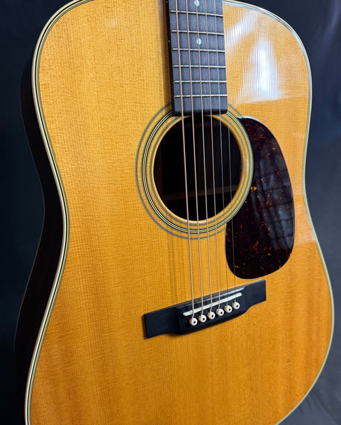 Martin D-28 Standard Dreadnought Acoustic Guitar Gloss Natural Finish w/ OHSC