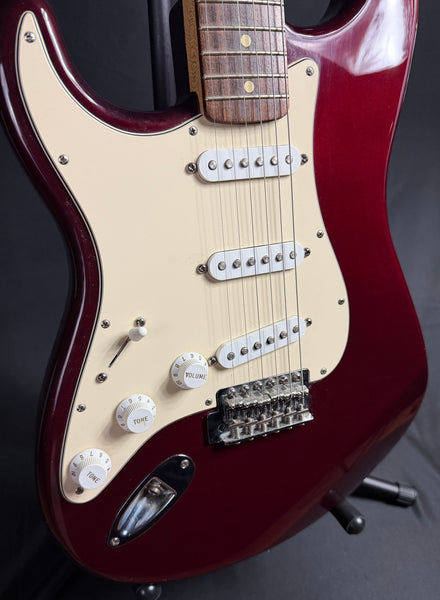 Fender Standard Stratocaster Left-Handed Electric Guitar Midnight Wine Finish
