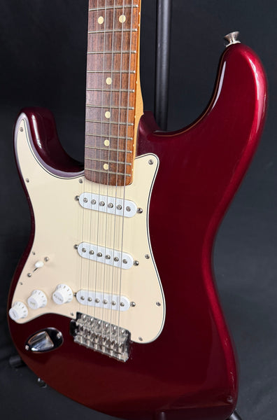 Fender Standard Stratocaster Left-Handed Electric Guitar Midnight Wine Finish