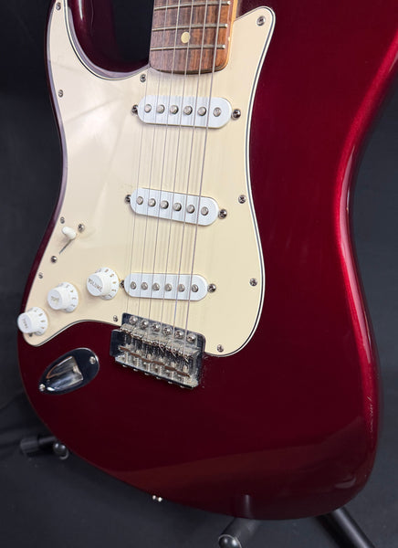 Fender Standard Stratocaster Left-Handed Electric Guitar Midnight Wine Finish