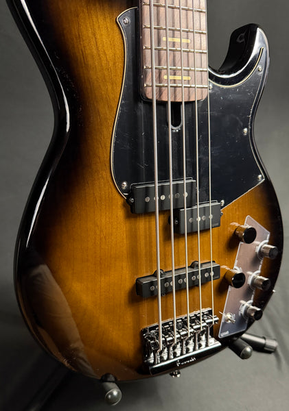 Yamaha BB735A Broad Bass 5-String Bass Guitar Dark Coffee Sunburst w/ Gig Bag (243)