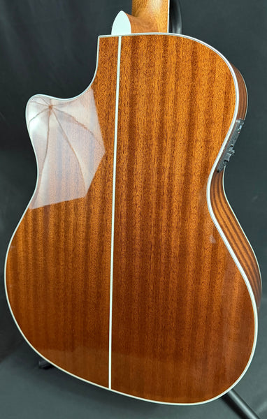 D'Angelico Premier Gramercy Grand Auditorium Cutaway Acoustic-Electric Guitar Iced Tea Burst (470)