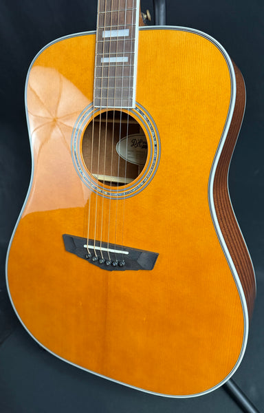 D'Angelico Premier Lexington Dreadnought Acoustic-Electric Guitar Vintage Natural (480)