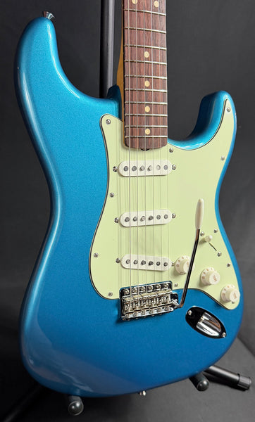 Fender Vintera II '60s Stratocaster Electric Guitar Lake Placid Blue w/ Gig Bag