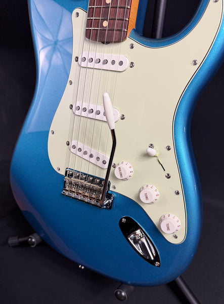 Fender Vintera II '60s Stratocaster Electric Guitar Lake Placid Blue w/ Gig Bag