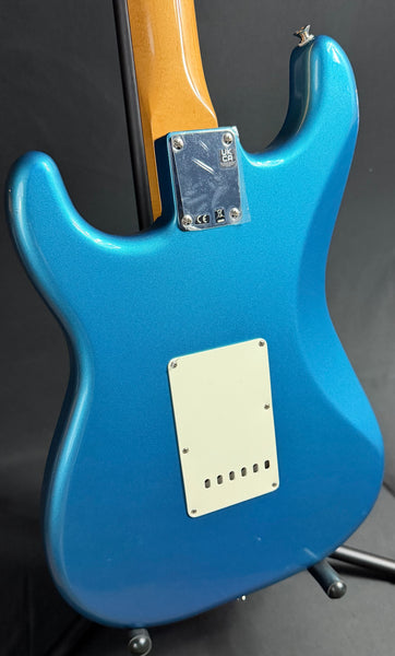 Fender Vintera II '60s Stratocaster Electric Guitar Lake Placid Blue w/ Gig Bag