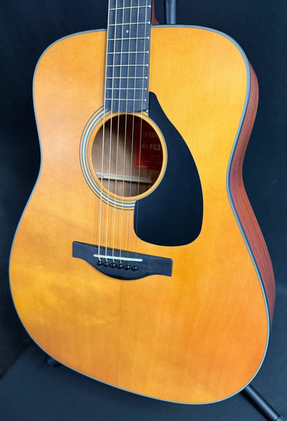 Yamaha FG3 Red Label Dreadnought Acoustic Guitar Vintage Natural w/ Soft Case (259)