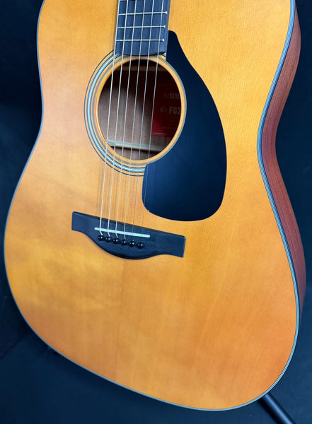 Yamaha FG3 Red Label Dreadnought Acoustic Guitar Vintage Natural w/ Soft Case (259)