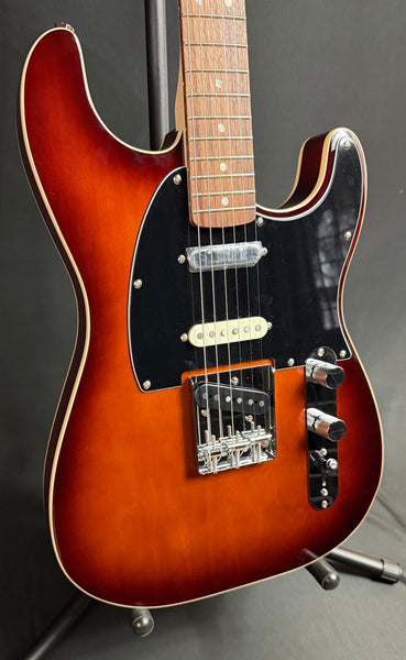 Squier Paranormal Custom Nashville Stratocaster Electric Guitar Chocolate 2-Color Sunburst