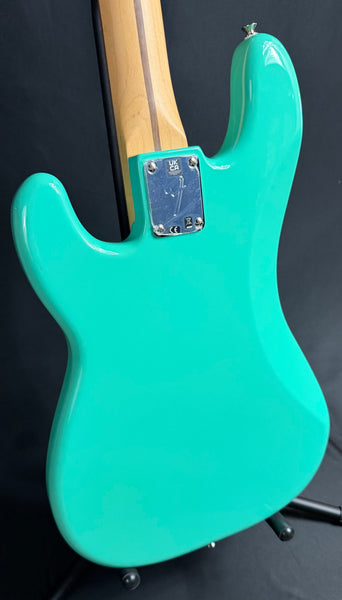 Fender Player Precision Bass 4-String Bass Guitar Sea Foam Green Finish