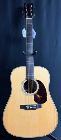 Martin D-28 Billy Strings Dreadnought Acoustic Guitar Vintage Natural w/ Case (039)