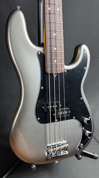 Fender American Professional II Precision Bass 4-String Bass Guitar Mercury Finish w/ OHSC