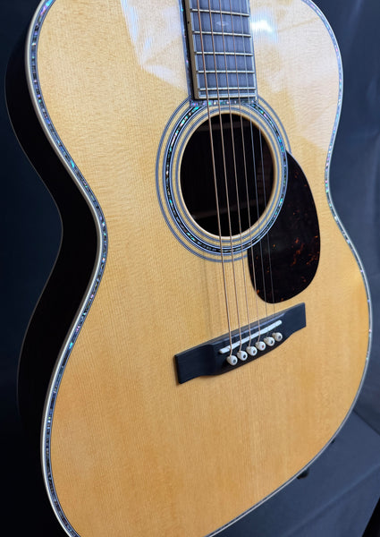 Martin OM-42 (2026) Orchestra Acoustic Guitar Gloss Natural Finish w/ OHSC