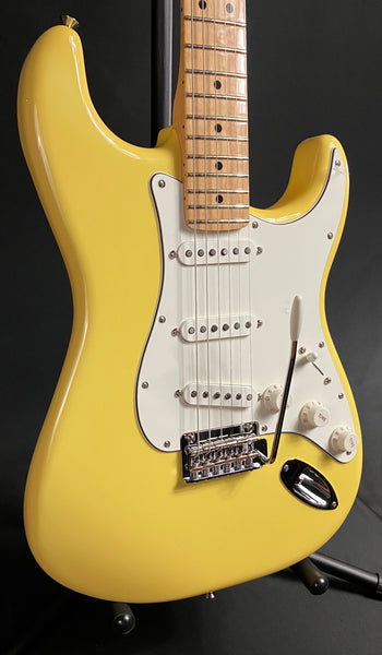 Fender Player Stratocaster Electric Guitar Buttercream Finish (569)