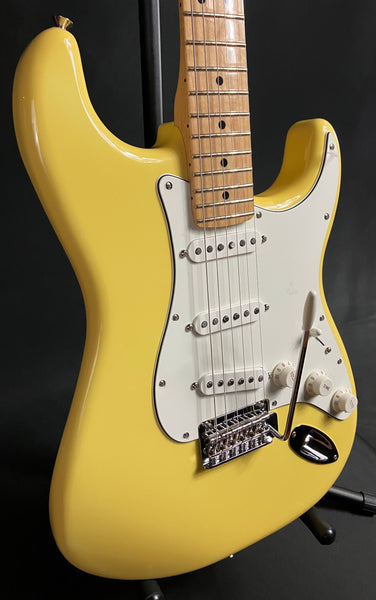 Fender Player Stratocaster Electric Guitar Buttercream Finish (569)