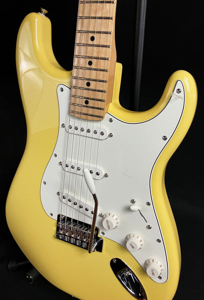 Fender Player Stratocaster Electric Guitar Buttercream Finish (569)