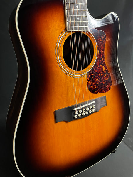 Guild D-2612CE Deluxe 12-String Dreadnought Cutaway Acoustic-Electric Guitar Antique Burst