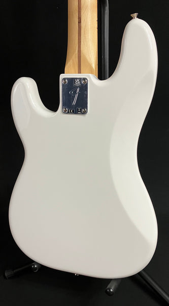 Fender Player Precision Bass 4-String Bass Guitar Polar White (347)
