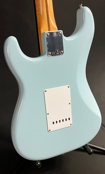 Fender Vintera 50's Stratocaster Electric Guitar Sonic Blue w/ Gig Bag (109)