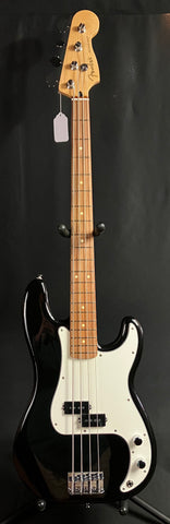 Fender Player Precision Bass 4-String Bass Guitar Gloss Black Finish