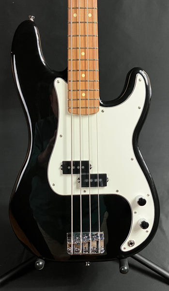 Fender Player Precision Bass 4-String Bass Guitar Gloss Black Finish