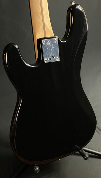 Fender Player Precision Bass 4-String Bass Guitar Gloss Black Finish