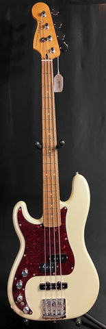 Fender Player Plus Active Precision Bass Left-Handed 4-String Bass Guitar Olympic Pearl w/ Gig Bag