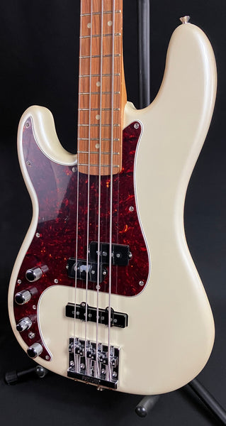 Fender Player Plus Active Precision Bass Left-Handed 4-String Bass Guitar Olympic Pearl w/ Gig Bag