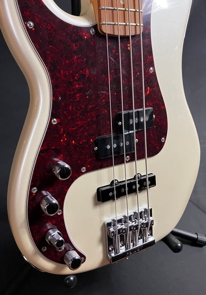 Fender Player Plus Active Precision Bass Left-Handed 4-String Bass Guitar Olympic Pearl w/ Gig Bag
