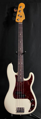 Fender American Professional II Precision Bass 4-String Bass Guitar Olympic White w/ OHSC
