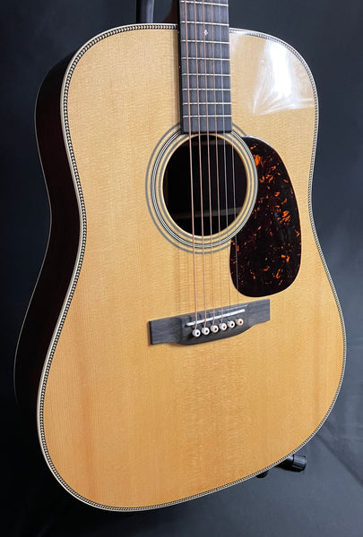 Martin HD-28 (2025) Standard Dreadnought Acoustic Guitar Gloss Natural w/ Case (253)