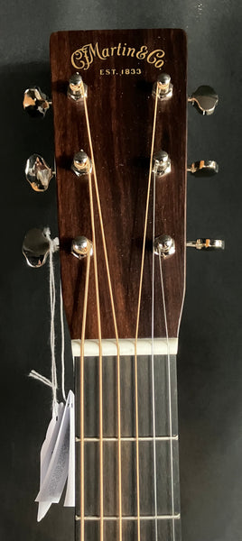 Martin HD-28 (2025) Standard Dreadnought Acoustic Guitar Gloss Natural w/ Case (253)