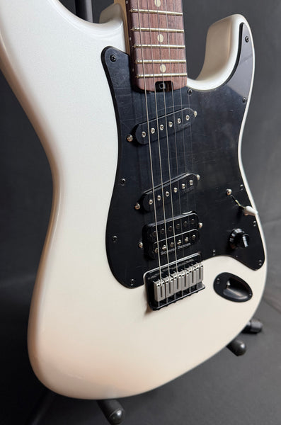 Charvel Jake E Lee Pro-Mod So-Cal Style 1 HSS HT Electric Guitar Pearl White