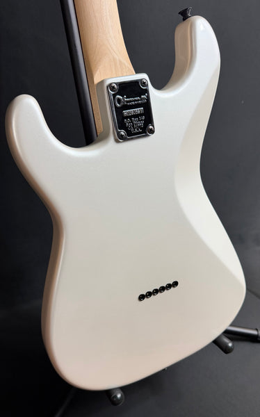 Charvel Jake E Lee Pro-Mod So-Cal Style 1 HSS HT Electric Guitar Pearl White