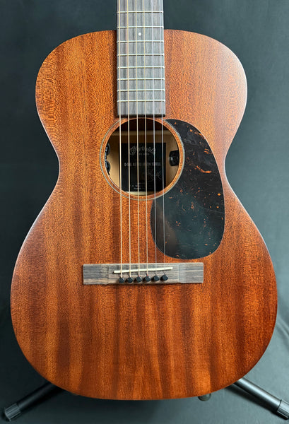 Martin 0-10E Retro Jason Isbell Parlor Acoustic-Electric Guitar Natural w/ Soft Case