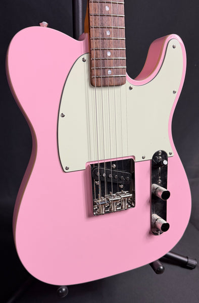 Squier FSR Classic Vibe 60's Custom Esquire Electric Guitar Shell Pink