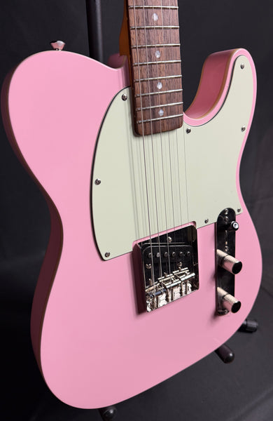 Squier FSR Classic Vibe 60's Custom Esquire Electric Guitar Shell Pink