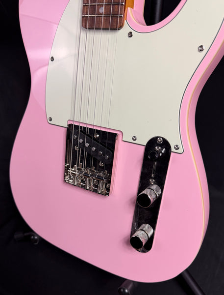 Squier FSR Classic Vibe 60's Custom Esquire Electric Guitar Shell Pink